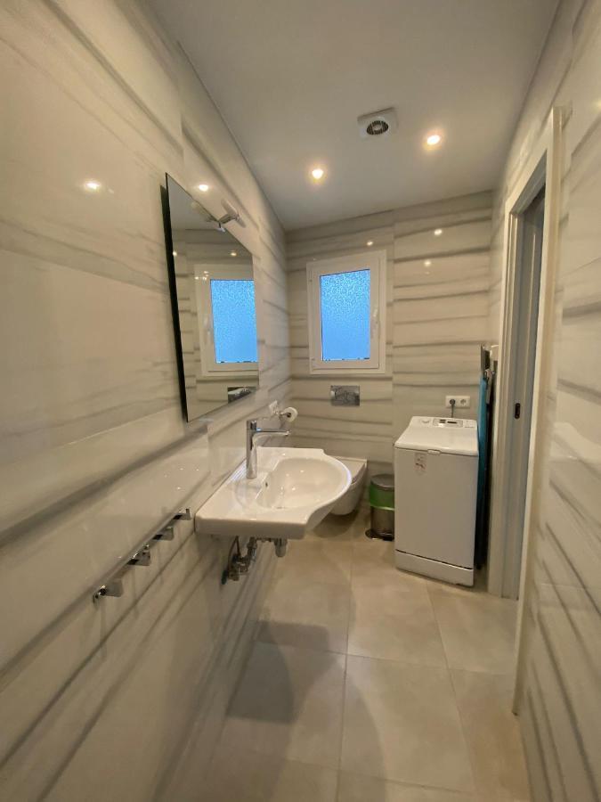 New Townhouse In The Heart Of Nerja With Jacuzzi Exterior foto