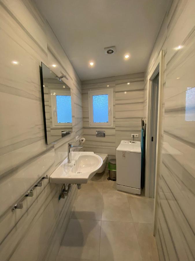 New Townhouse In The Heart Of Nerja With Jacuzzi Exterior foto
