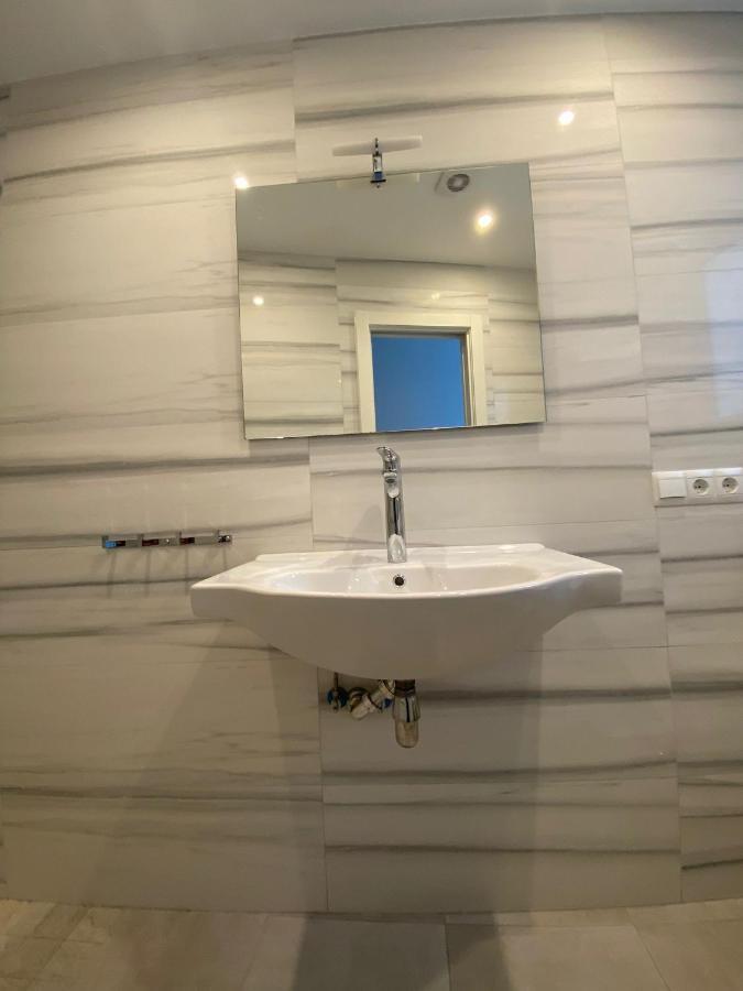New Townhouse In The Heart Of Nerja With Jacuzzi Exterior foto